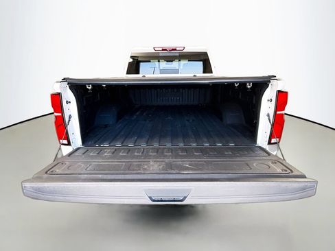 Used 2024 Chevrolet Silverado 2500 High Country w/ High Country Premium Package AWD/4WD image 28