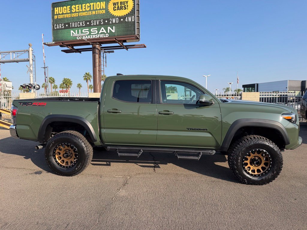 Used 2022 Toyota Tacoma TRD Off-Road w/ Black Out Package (TMS) AWD/4WD image 7