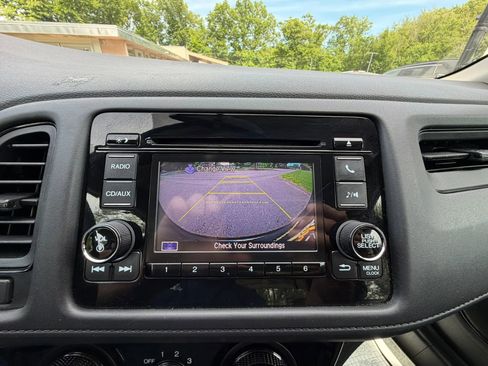 Used 2016 Honda HR-V LX image 27