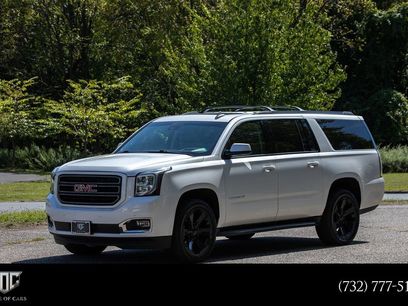 Used 2020 GMC Yukon XL SLT w/ Graphite Performance Edition