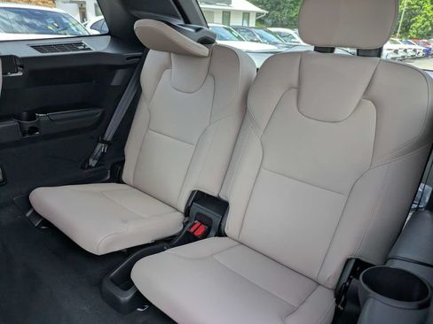 New 2026 Volvo XC90 T8 Plus w/ Protection Package Premier AWD/4WD image 16