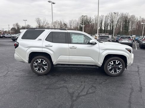 Used 2025 Toyota 4Runner TRD Off-Road Premium image 2