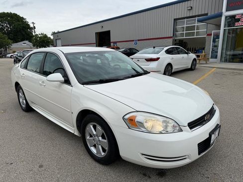 Used 2009 Chevrolet Impala LT FWD image 2