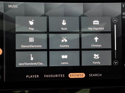 Used 2021 Jaguar F-PACE R-Dynamic S image 29