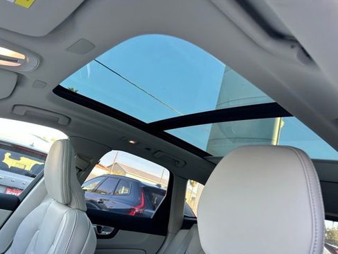 New 2026 Volvo XC60 B5 Ultra w/ Protection Package Premier AWD/4WD image 14