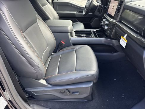 New 2026 Ford F250 Lariat w/ Black Appearance Package image 13