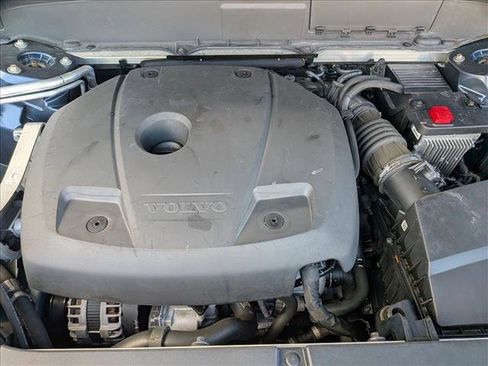 Used 2022 Volvo XC90 T6 Momentum w/ Climate Package image 21