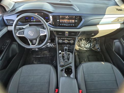 Used 2024 Volkswagen Taos SE w/ Panoramic Sunroof Package AWD/4WD image 22