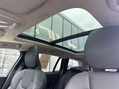 Certified 2025 Volvo V60 B5 Cross Country Plus image 19