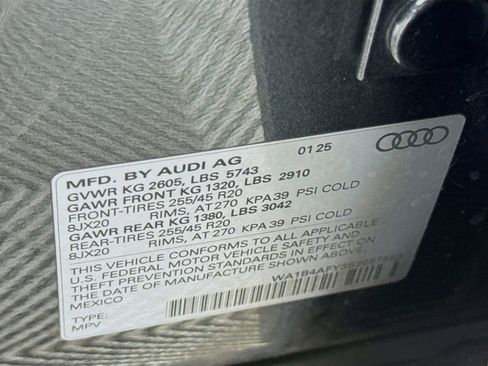 Certified 2025 Audi SQ5 Premium Plus w/ Premium Plus Package image 33