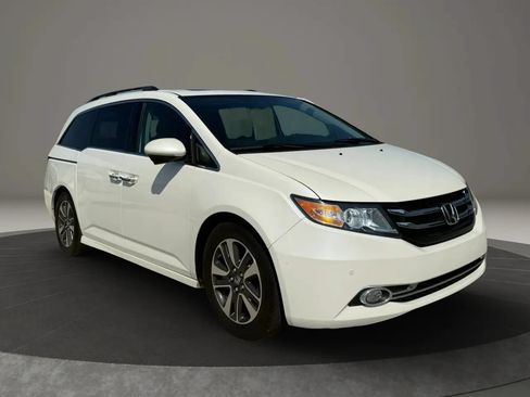Used 2015 Honda Odyssey Touring image 1