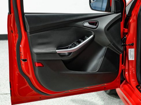 Used 2013 Ford Focus ST FWD image 50