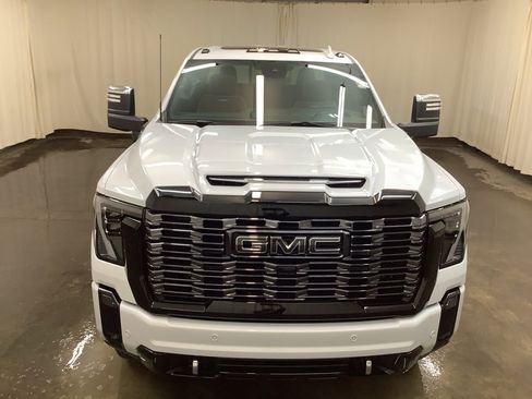 New 2026 GMC Sierra 2500 Denali Ultimate image 3