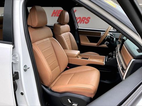 Used 2025 Hyundai Santa Fe Limited AWD/4WD image 32