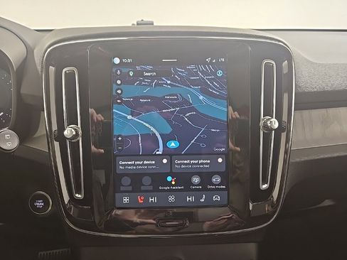 New 2026 Volvo XC40 B5 Plus w/ Climate Package image 15