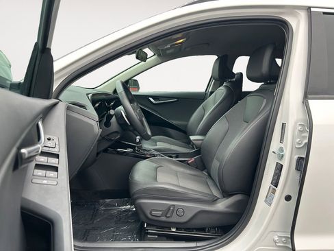 Used 2023 Kia Niro EX image 15