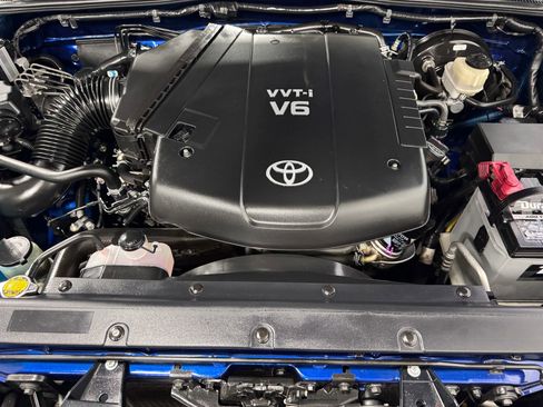 Used 2015 Toyota Tacoma 4x4 Access Cab V6 w/ SR5 Package image 19