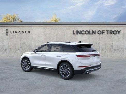 New 2026 Lincoln Corsair Premiere image 4