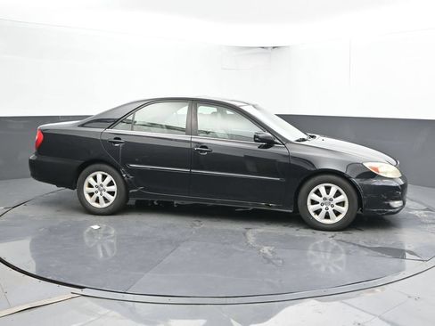 Used 2003 Toyota Camry XLE w/ XLE Premium Pkg FWD image 3
