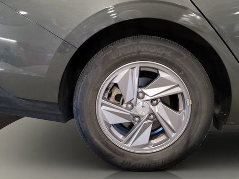 Used 2024 Hyundai Elantra SE FWD image 27