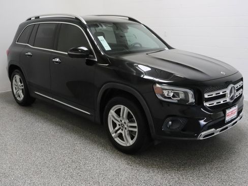 Used 2020 Mercedes-Benz GLB 250 4MATIC image 4