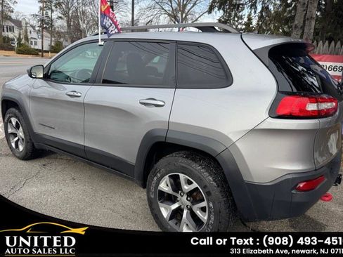 Used 2015 Jeep Cherokee Trailhawk w/ Comfort/Convenience Group image 4