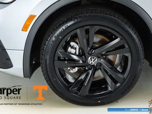 Used 2024 Volkswagen Tiguan SE R-Line FWD image 5