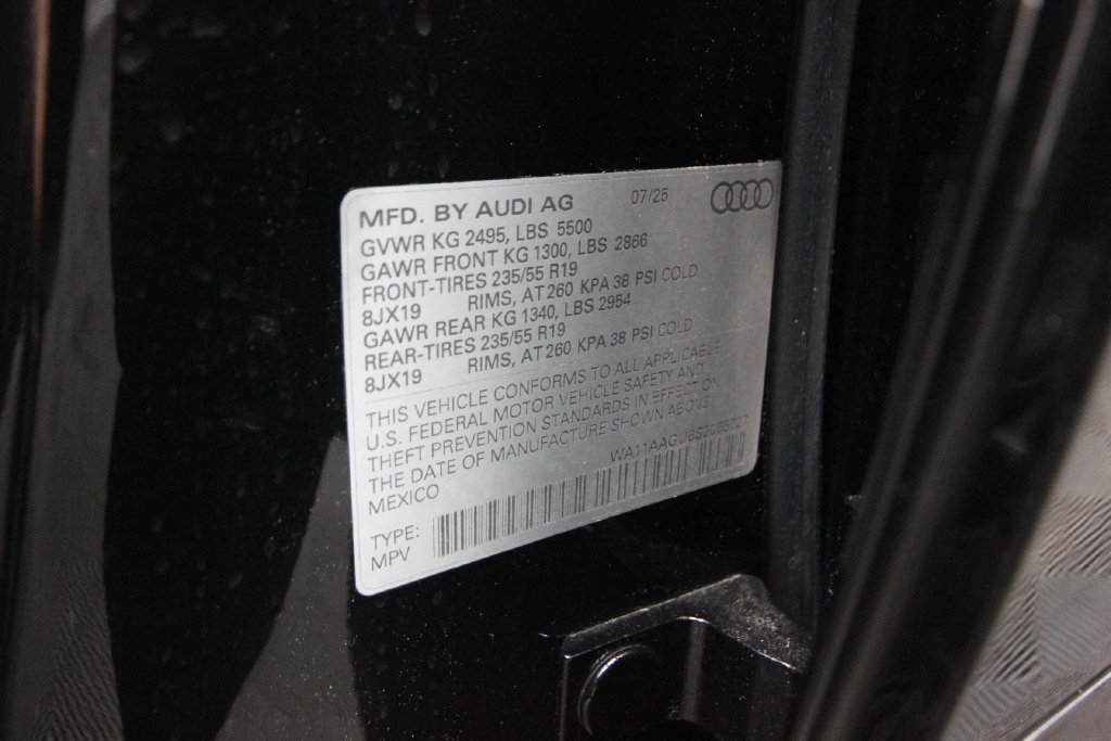 Used 2025 Audi Q5 Premium w/ Convenience Package AWD/4WD image 32