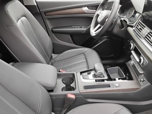 Certified 2023 Audi Q5 2.0T Premium w/ Convenience Package image 28