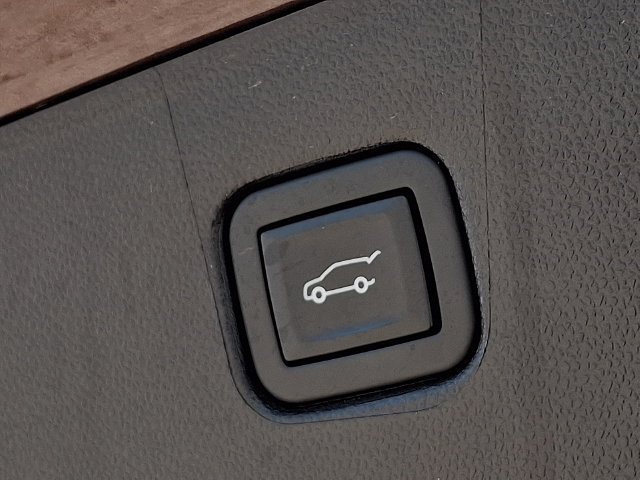 Used 2023 Chevrolet Blazer Premier FWD image 30