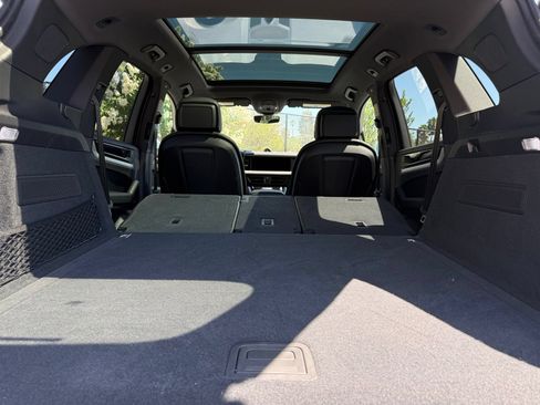 Certified 2026 Porsche Cayenne E-Hybrid AWD/4WD image 34