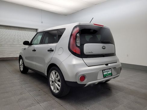 Used 2019 Kia Soul + image 5