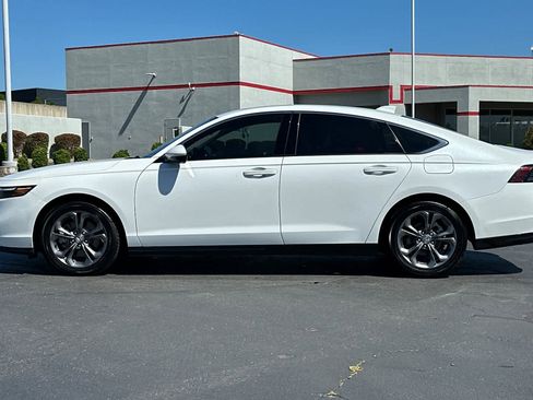 Used 2023 Honda Accord EX-L image 9