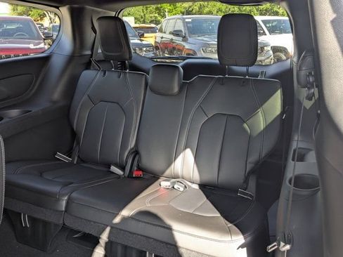 New 2026 Chrysler Pacifica Select FWD image 14