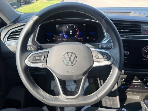 Used 2023 Volkswagen Tiguan SE FWD image 14