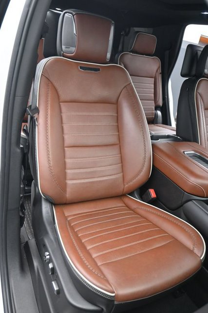 Used 2023 GMC Yukon Denali Ultimate AWD/4WD image 15
