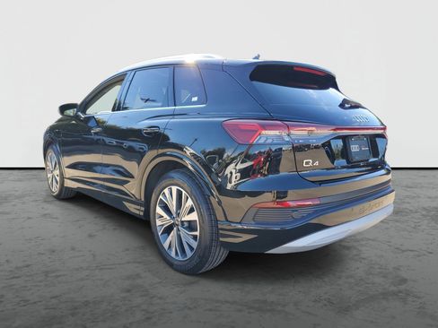 Used 2025 Audi Q4 e-tron Premium image 3
