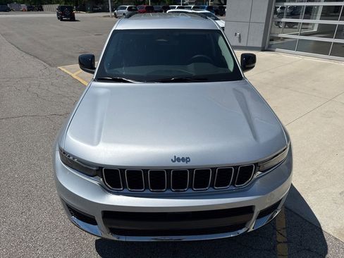 Used 2023 Jeep Grand Cherokee L Laredo AWD/4WD image 10