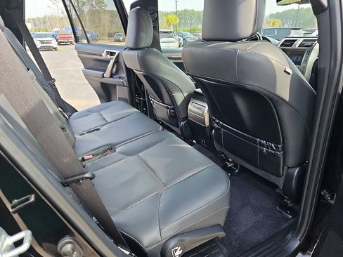 Used 2020 Lexus GX 460 Premium image 14