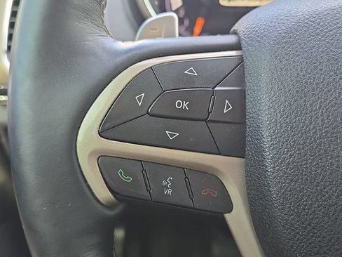 Used 2017 Jeep Grand Cherokee Overland w/ Jeep Active Safety Group AWD/4WD image 24