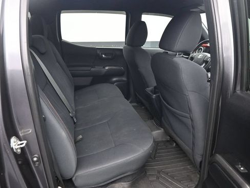 Used 2019 Toyota Tacoma TRD Off-Road AWD/4WD image 13