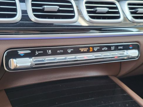 Used 2025 Mercedes-Benz GLS 450 4MATIC image 28