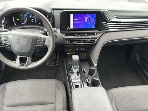 Used 2025 Toyota Camry LE image 17