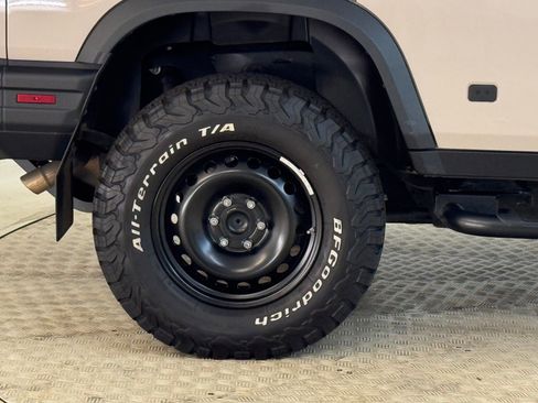 Used 2024 INEOS Grenadier Fieldmaster Edition image 12