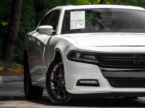 Used 2018 Dodge Charger GT image 25