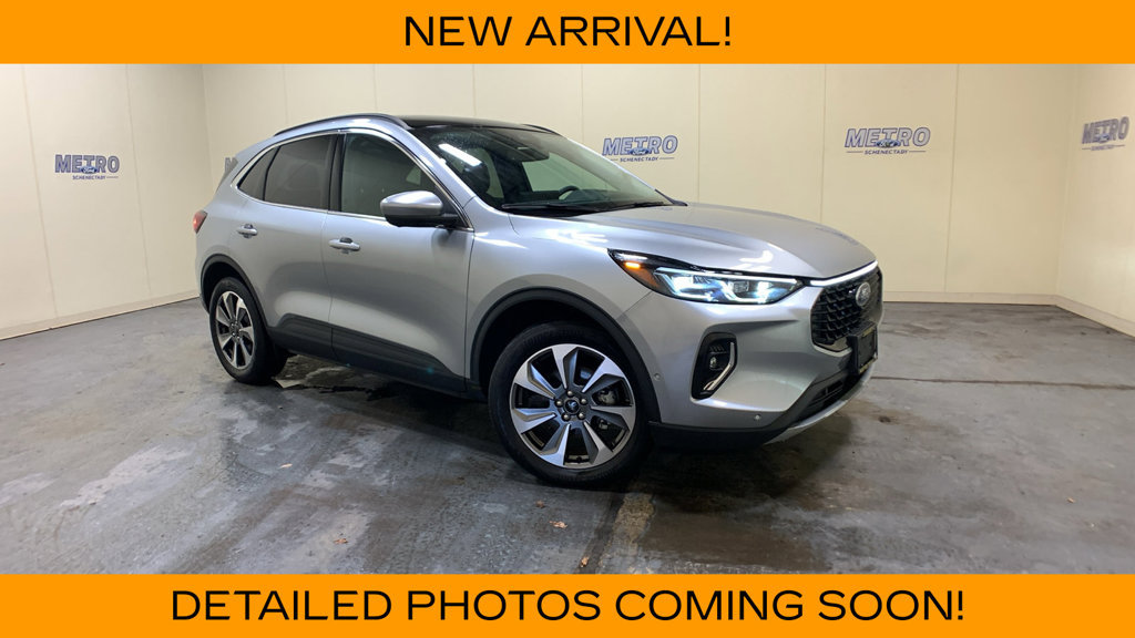 Certified 2023 Ford Escape Platinum w/ Premium Technology Package AWD/4WD image 1