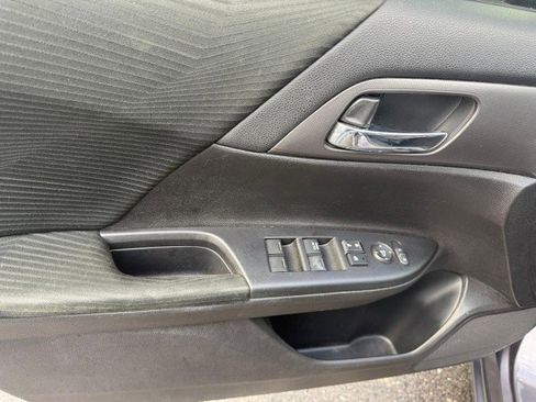 Used 2014 Honda Accord LX image 9