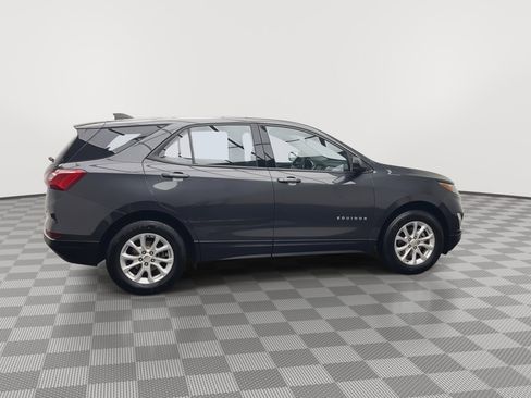 Used 2018 Chevrolet Equinox LS image 34