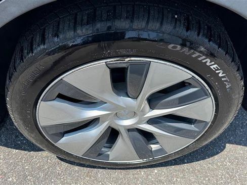 Used 2021 Tesla Model Y Long Range AWD/4WD image 30