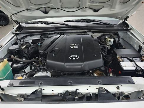 Used 2015 Toyota Tacoma 4x4 Double Cab w/ TRD Sport Package image 40